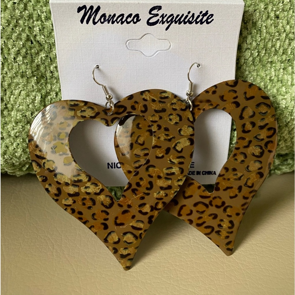 NEW CHEETAH PRINT HEART EARRINGS